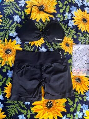 DFYNE Black Sport bra Top and Shorts Set